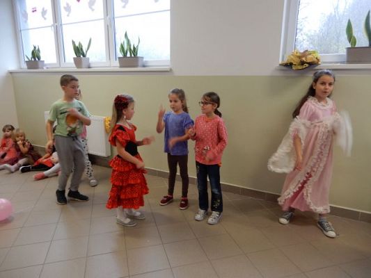 Grafika #33: Bal jesienny