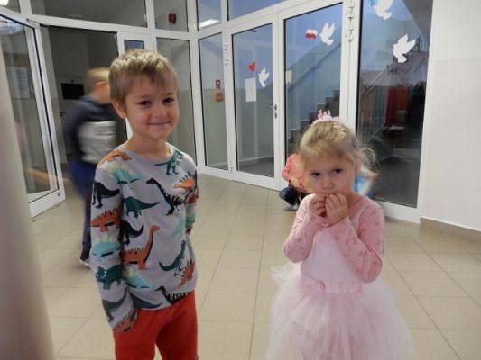 Grafika #42: Bal jesienny