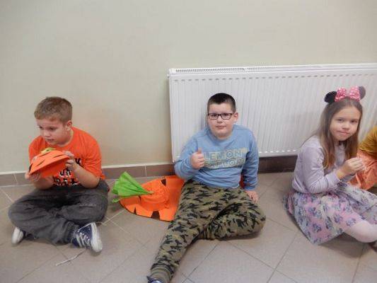 Grafika #44: Bal jesienny