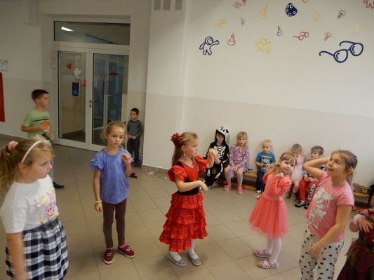 Grafika #46: Bal jesienny