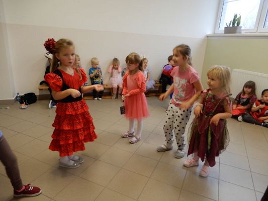 Grafika #48: Bal jesienny