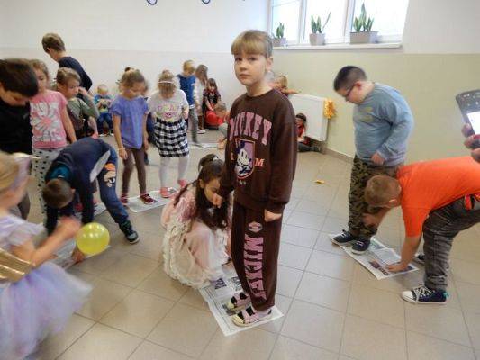 Grafika #51: Bal jesienny