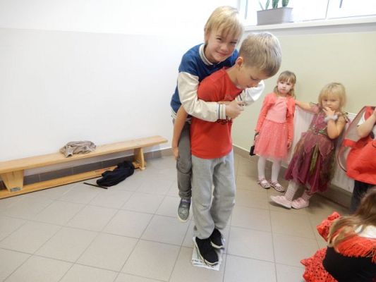 Grafika #56: Bal jesienny