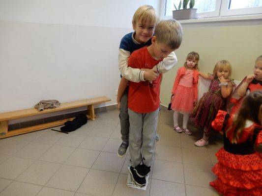 Grafika #57: Bal jesienny