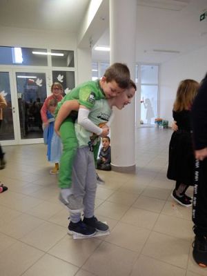 Grafika #60: Bal jesienny