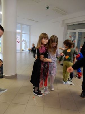 Grafika #61: Bal jesienny