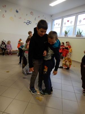 Grafika #63: Bal jesienny