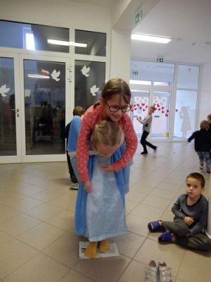 Grafika #64: Bal jesienny