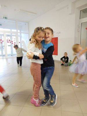 Grafika #69: Bal jesienny