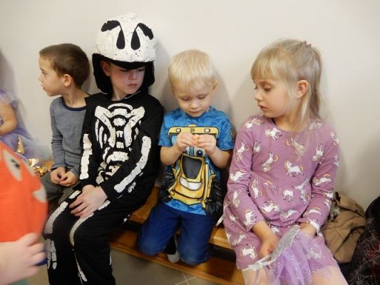 Grafika #72: Bal jesienny