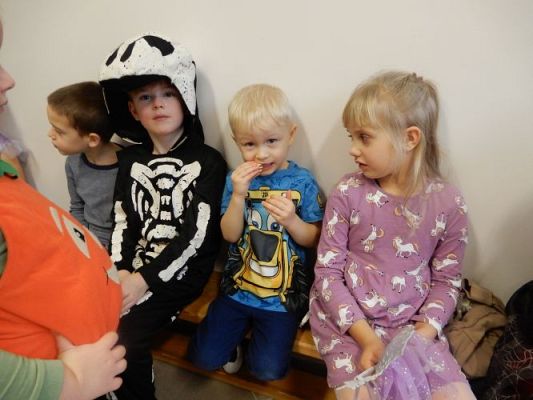 Grafika #73: Bal jesienny