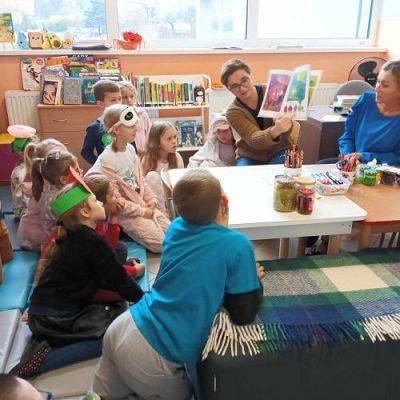 Grafika #0: "Uwolnij emocje". Spotkanie w bibliotece szkolnej