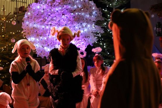 Grafika #42: Szkolne jasełka