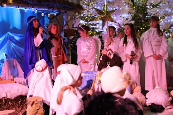 Grafika #61: Szkolne jasełka