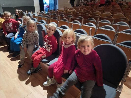 Grafika #0: Przedszkolaki z wizytą w Teatrze ,,Lalki TĘCZA"