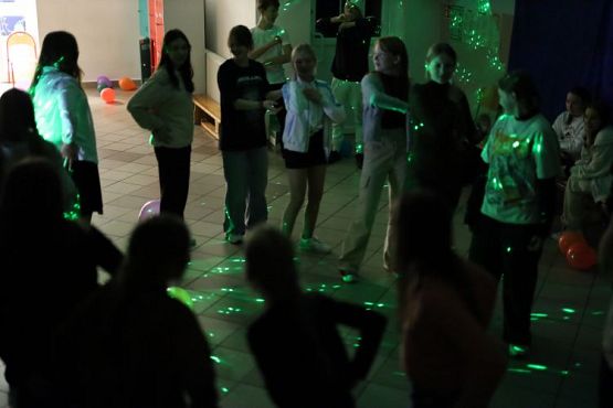 Grafika #1: Dyskoteka andrzejkowa