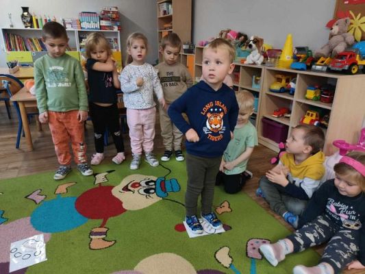 Grafika #1: Dzień Pluszowego Misia