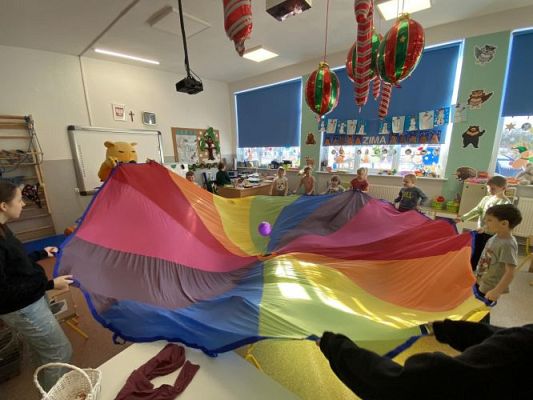 Grafika #1: Dzień z Kubusiem Puchatkiem