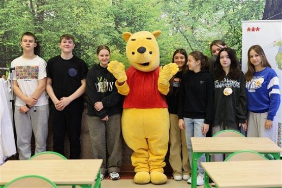 Grafika #24: Dzień z Kubusiem Puchatkiem