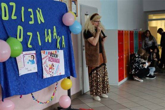 Grafika #3: Dzień Dziwaka