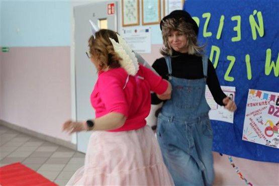 Grafika #9: Dzień Dziwaka