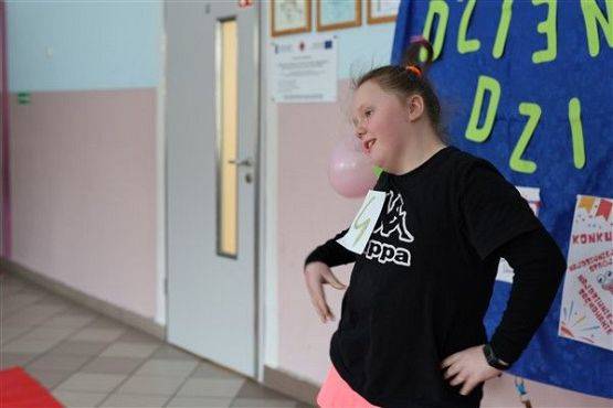 Grafika #21: Dzień Dziwaka