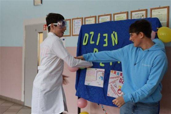 Grafika #26: Dzień Dziwaka