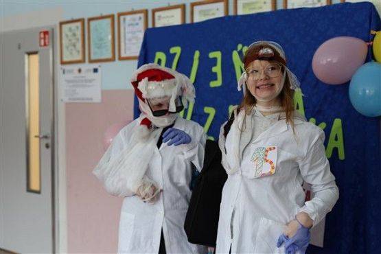 Grafika #28: Dzień Dziwaka