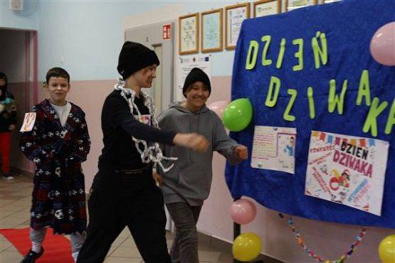 Grafika #29: Dzień Dziwaka