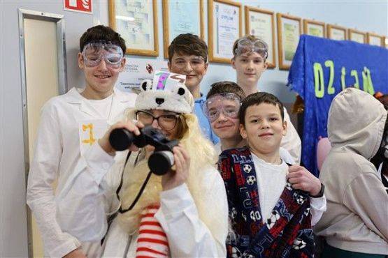 Grafika #44: Dzień Dziwaka