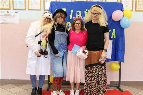 Grafika #56: Dzień Dziwaka