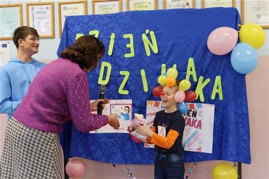 Grafika #65: Dzień Dziwaka