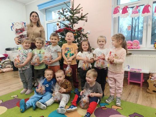 Grafika #0: ,,Słodka bombka\ dla dzieci z SPS ZOZ w Lęborku