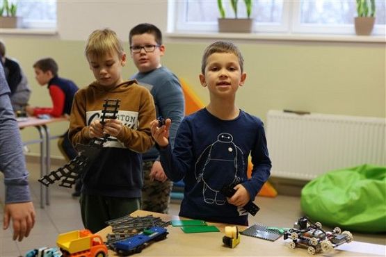 Grafika #8: Ferie w szkole - Mistrzowie Lego