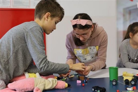 Grafika #13: Ferie w szkole - Mistrzowie Lego