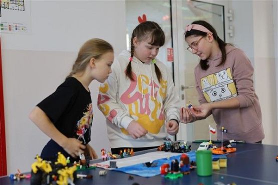 Grafika #22: Ferie w szkole - Mistrzowie Lego