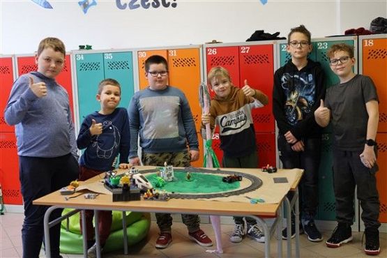 Grafika #39: Ferie w szkole - Mistrzowie Lego