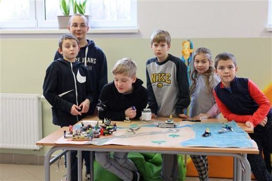 Grafika #40: Ferie w szkole - Mistrzowie Lego