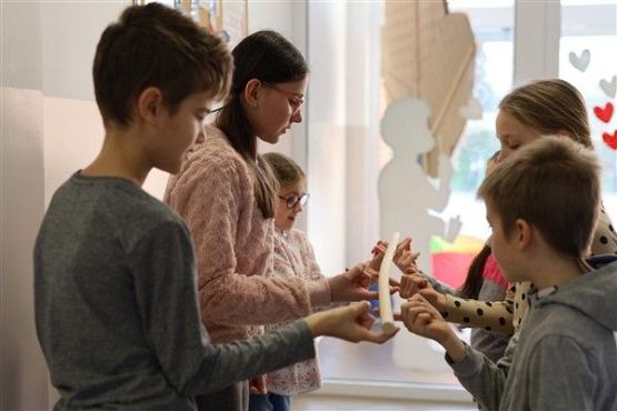 Grafika #5: Ferie w szkole - Twoja twarz brzmi