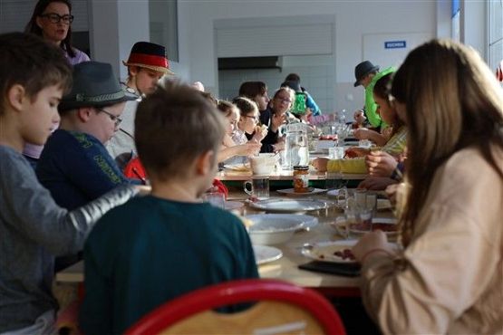 Grafika #27: Ferie w szkole - Twoja twarz brzmi