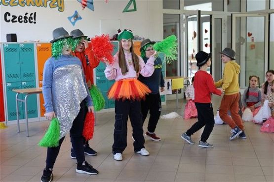 Grafika #29: Ferie w szkole - Twoja twarz brzmi