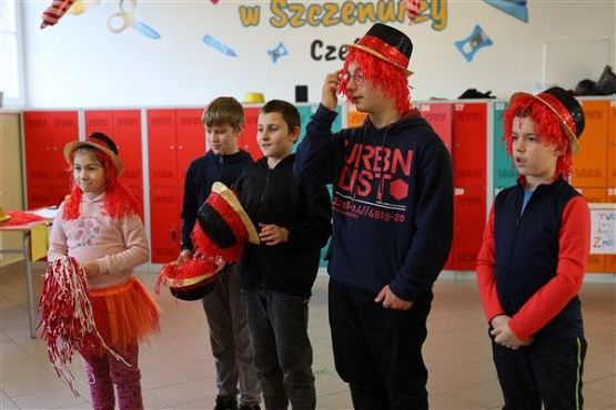 Grafika #32: Ferie w szkole - Twoja twarz brzmi