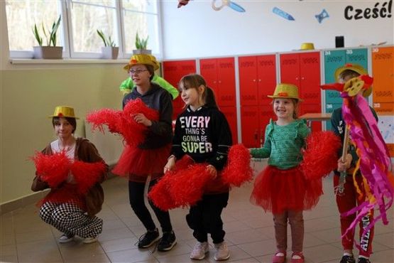 Grafika #34: Ferie w szkole - Twoja twarz brzmi