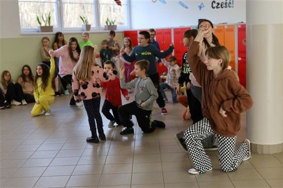 Grafika #39: Ferie w szkole - Twoja twarz brzmi