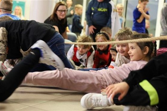 Grafika #4: Bal karnawałowy