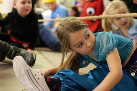 Grafika #5: Bal karnawałowy