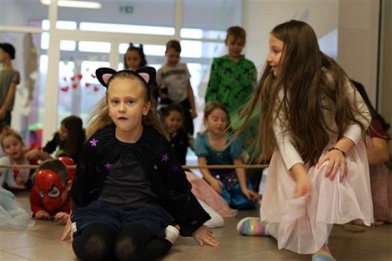 Grafika #7: Bal karnawałowy