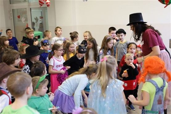 Grafika #35: Bal karnawałowy