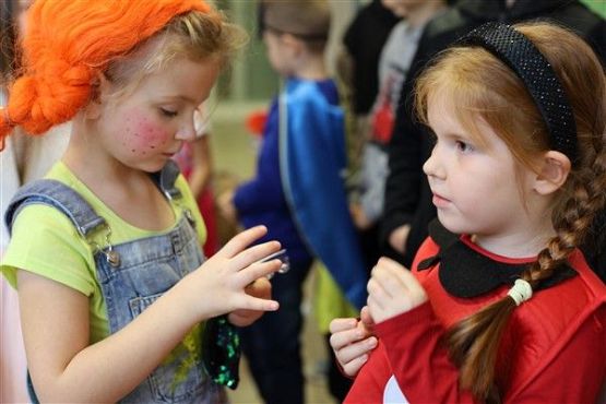 Grafika #45: Bal karnawałowy