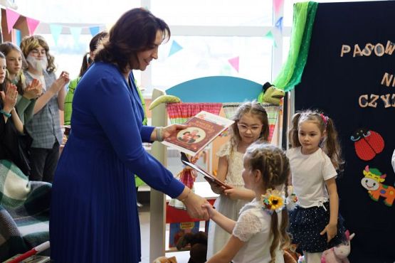 Grafika #17: Pasowanie na czytelnika